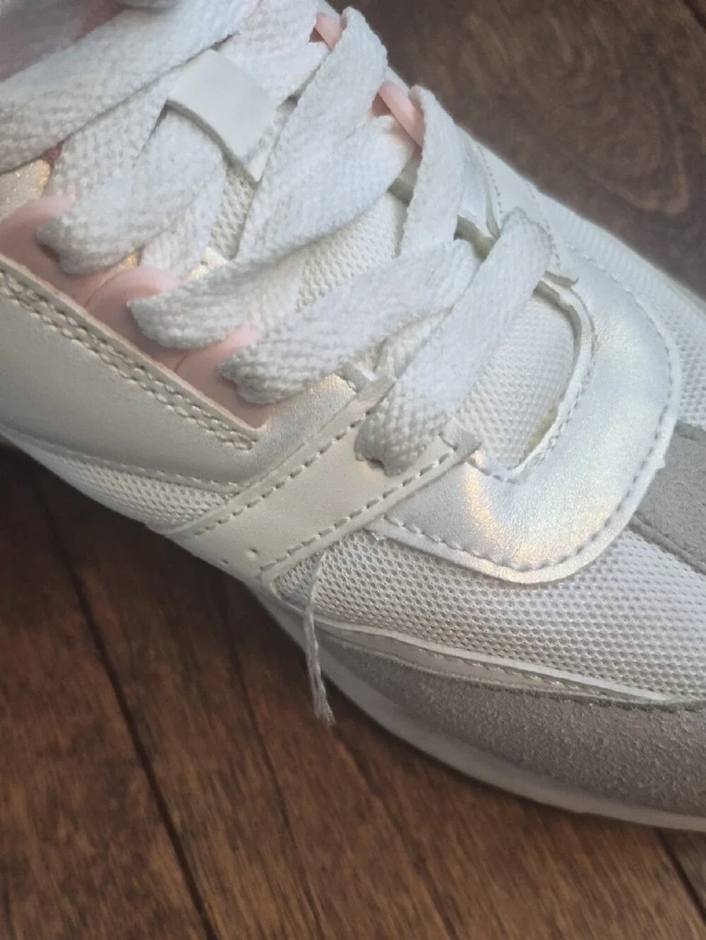 Nautica White Sneakers with Light Pink Lining Size 5